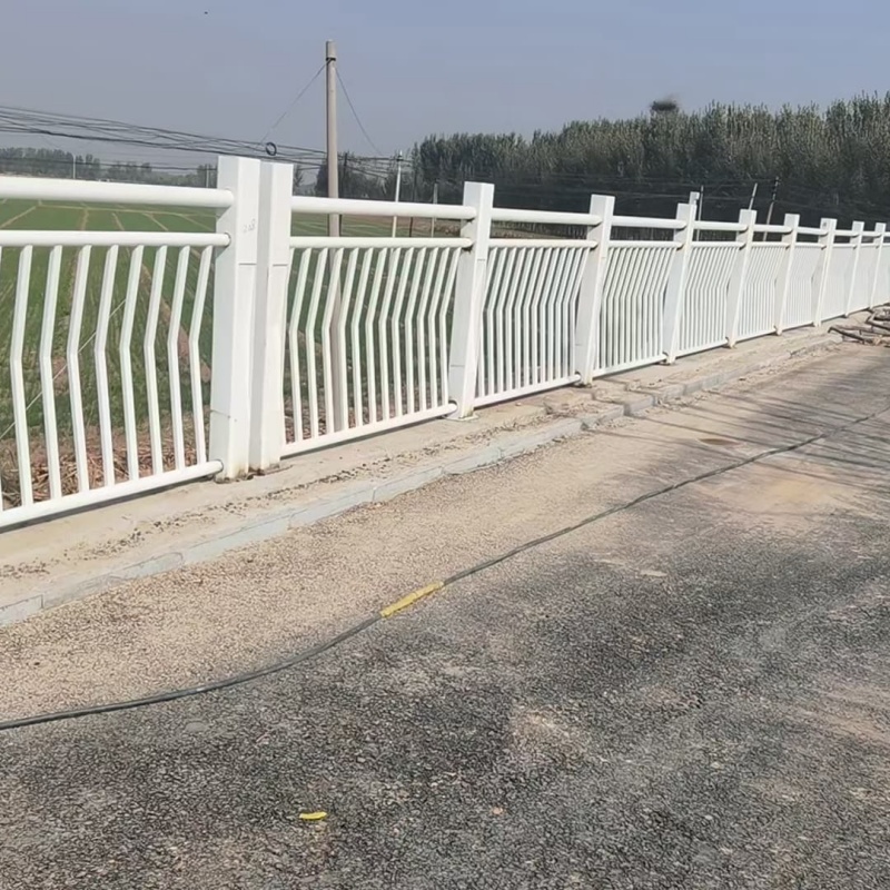 呼伦贝尔景区人行道防撞栏杆-路边防撞护栏供货商