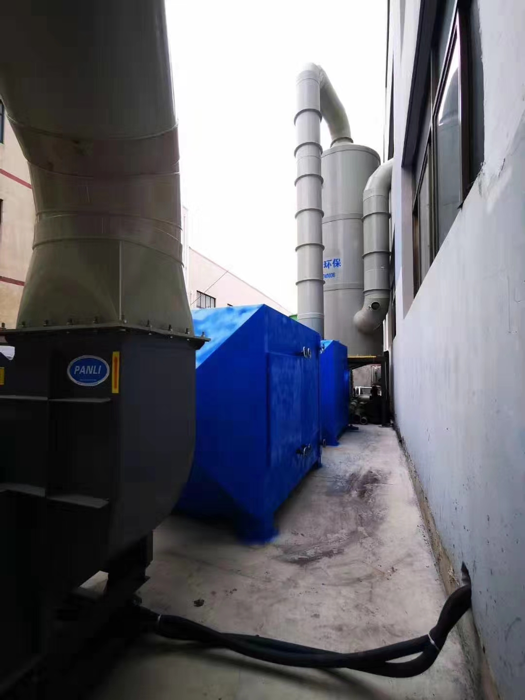 江苏连云港水膜除尘废气收集处理安装，油漆废气管道收集处理设备