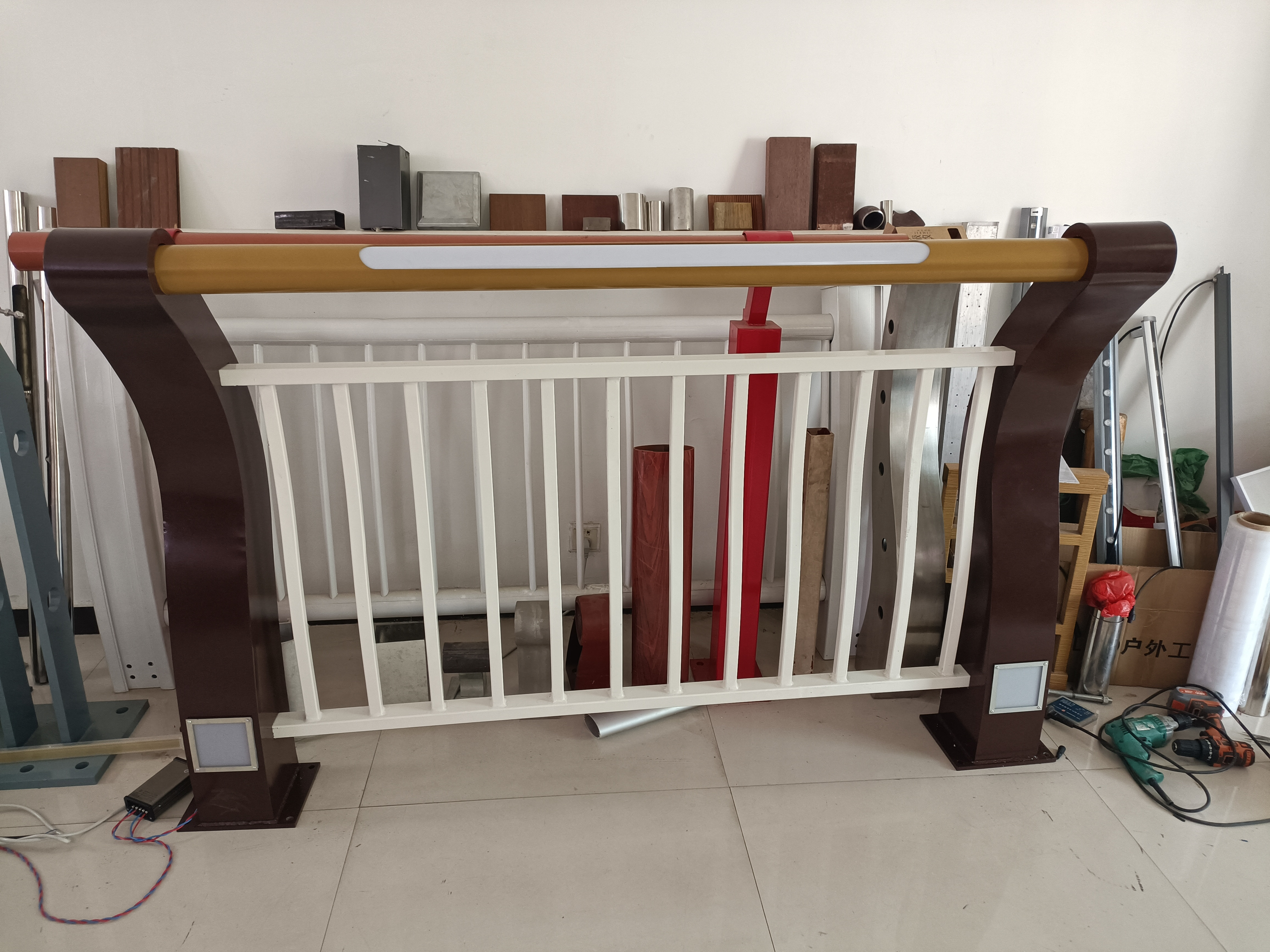 漳州木纹转印栏杆展现传统工艺魅力