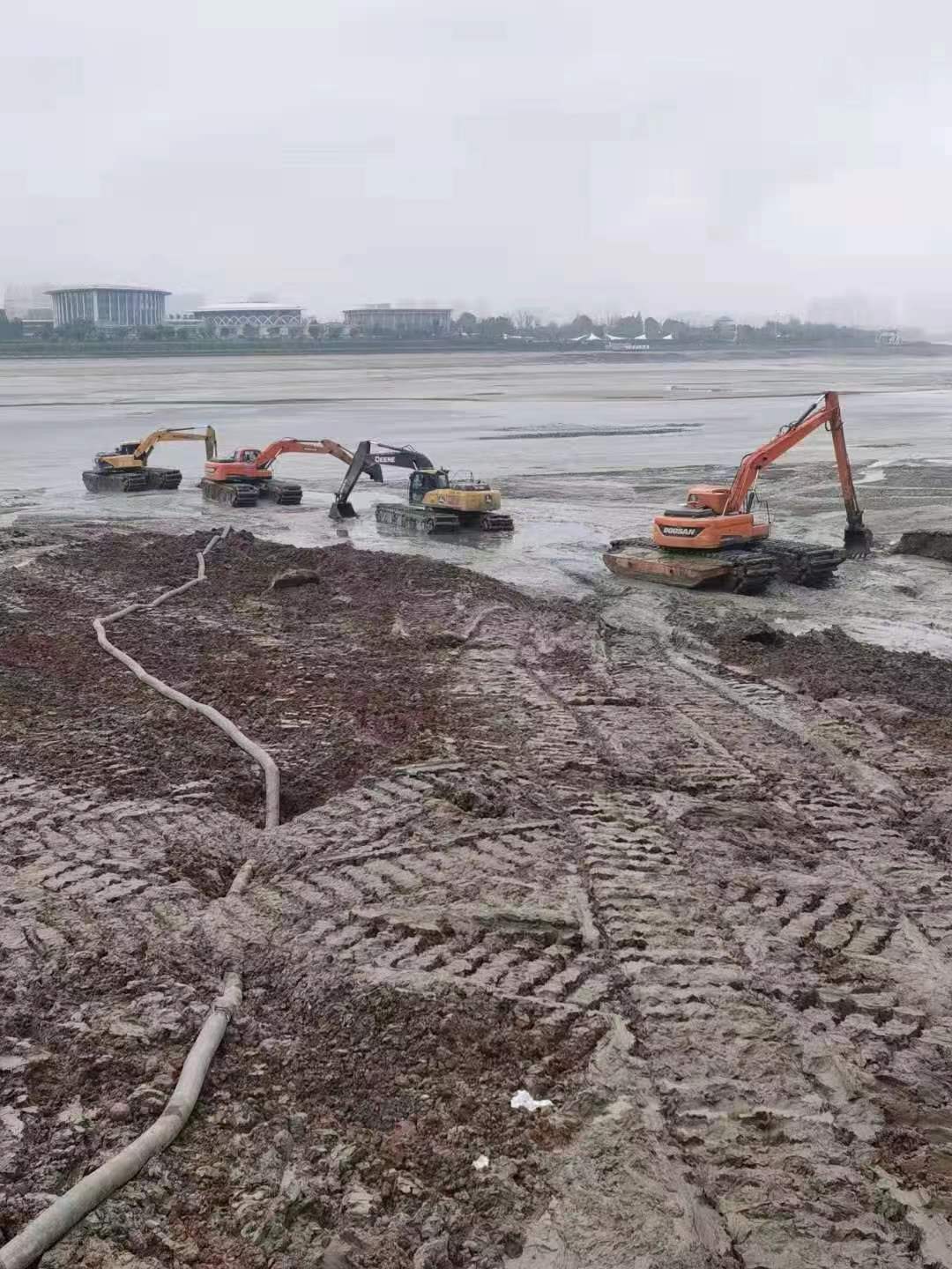 泰州船挖出租挖淤泥,水上挖掘机租赁服务