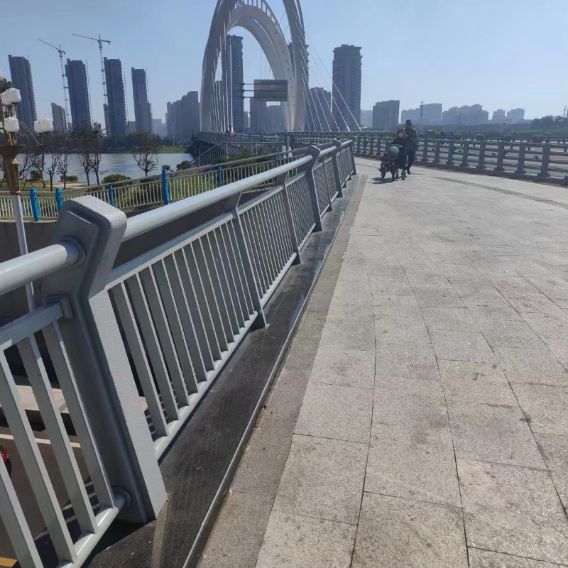 湘西铝合金景观护栏引领城市绿色新风尚