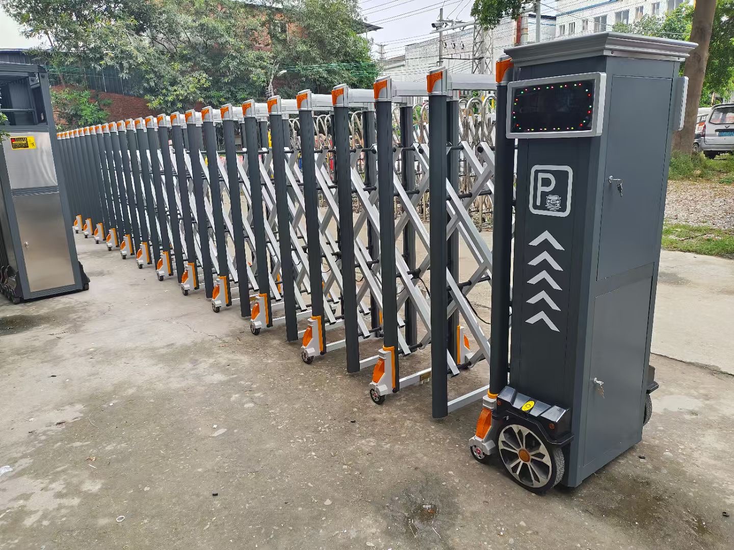 重庆机关单位码头核电站,不锈钢护栏PVC护栏施工，蓝卡牌