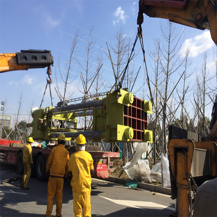 盐城建湖县吊车出租 起重机租用 景观石吊装