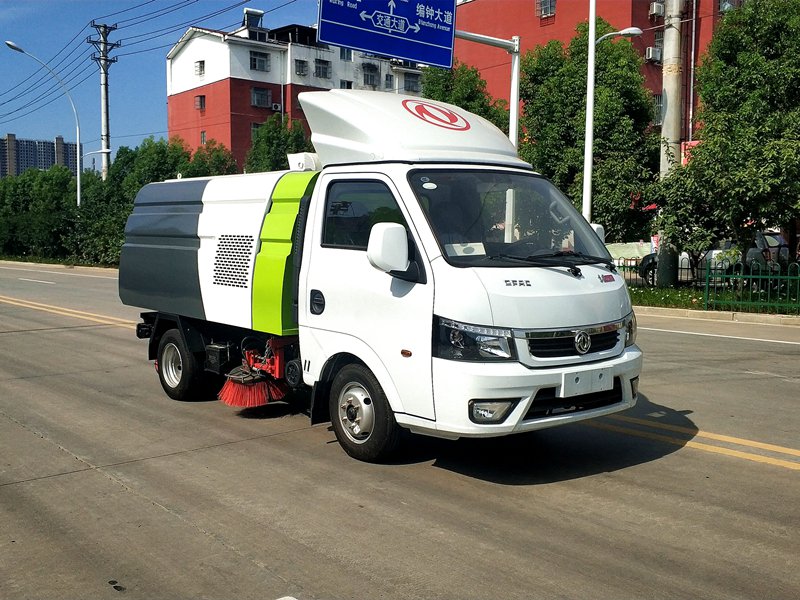 扫路车