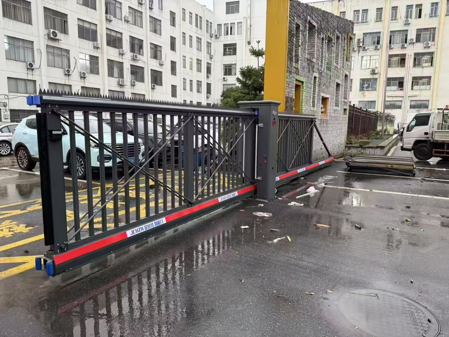 重庆机关单位码头核电站,玻璃护栏铝合金护栏价格，科拓牌
