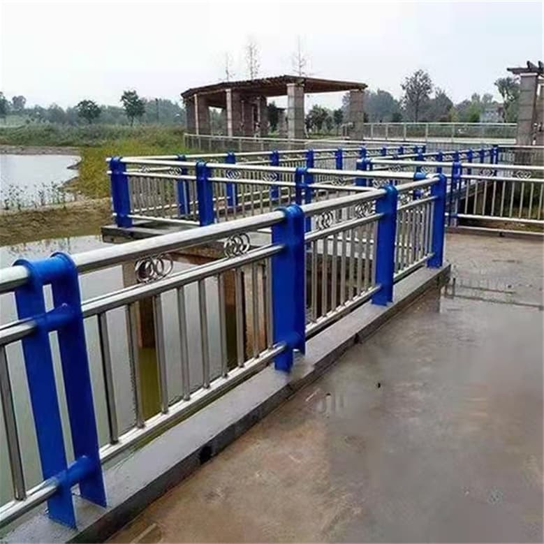 秦皇岛304不锈钢栏杆-不锈钢桥梁防护栏杆稳固结实