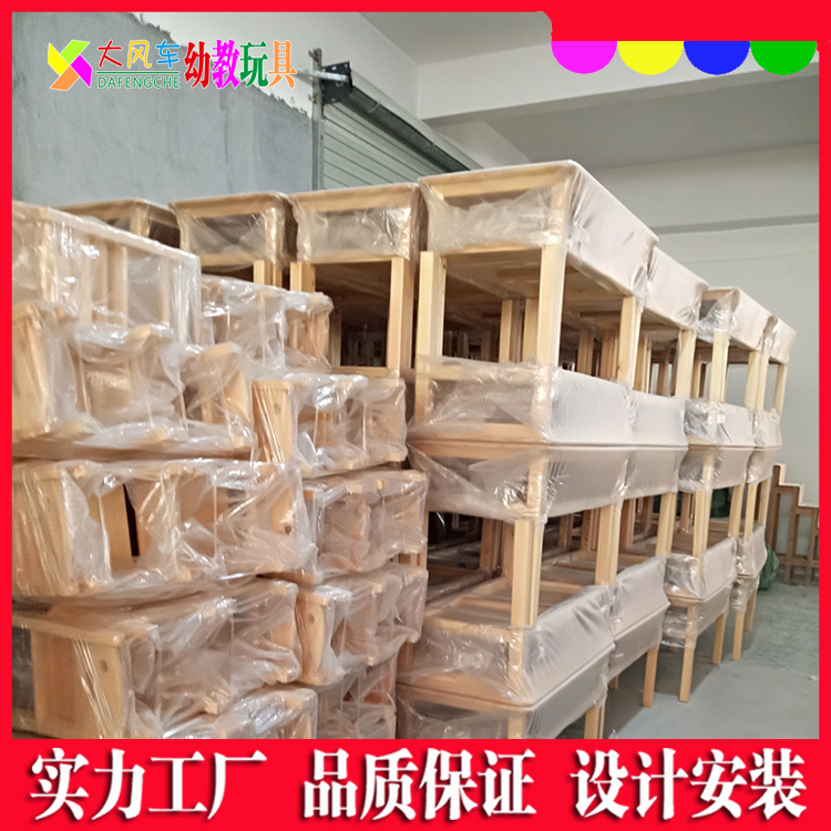 北海幼儿园书包柜和衣帽柜家具