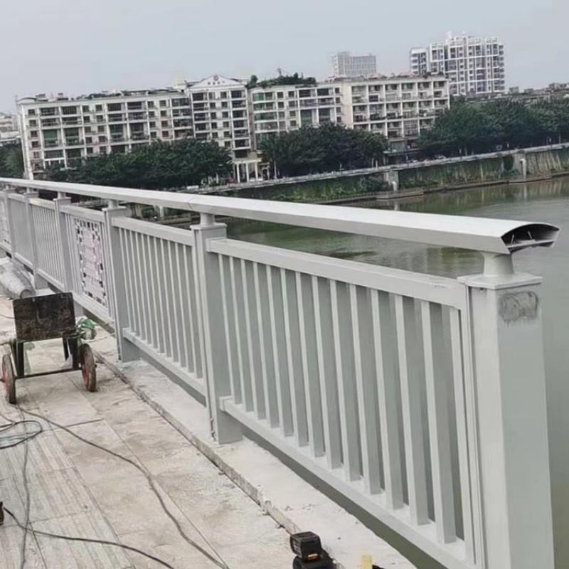 济宁灯光铝合金护栏引领城市夜景新风尚
