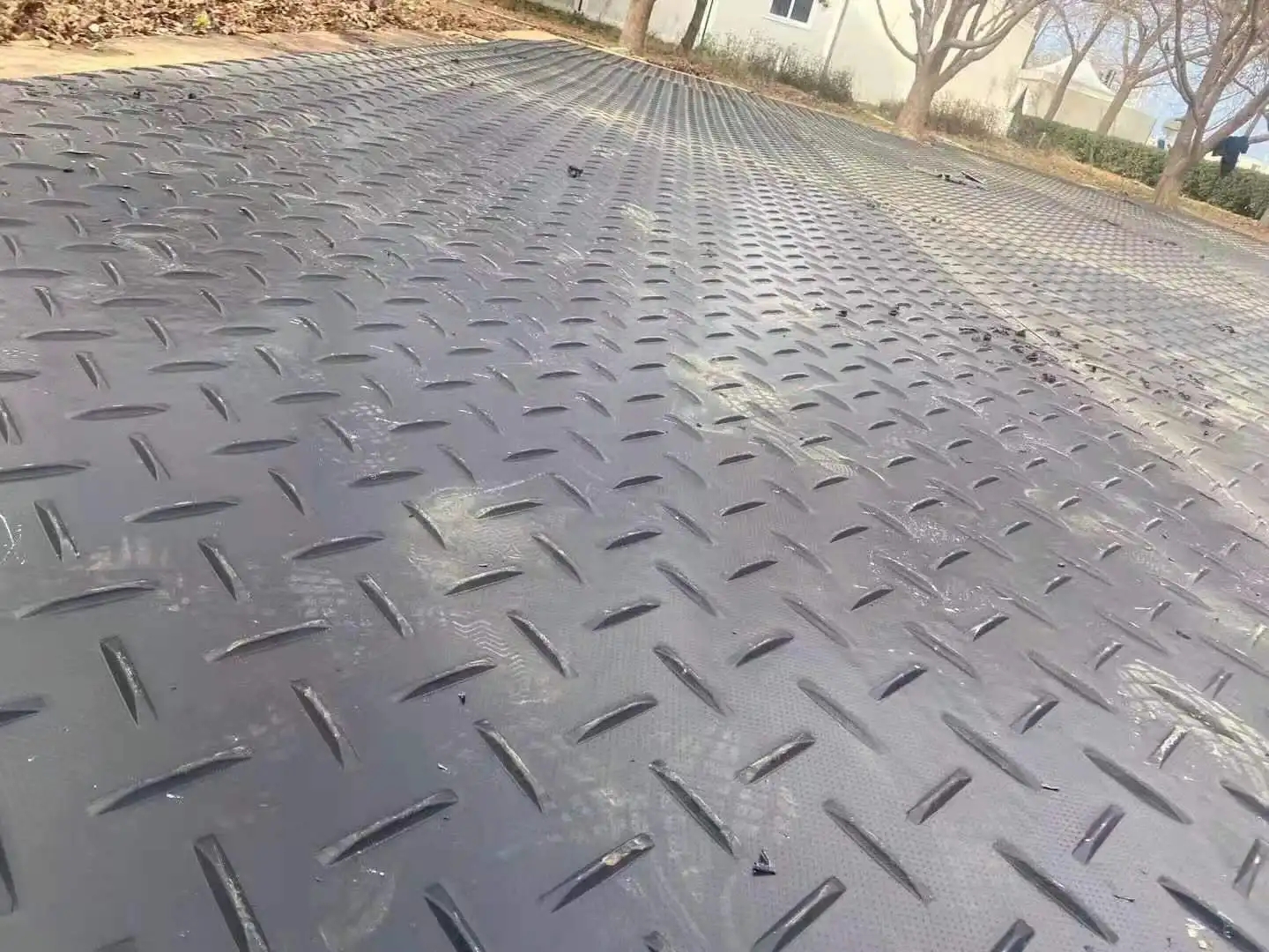辽宁机场临时降落铺路板材