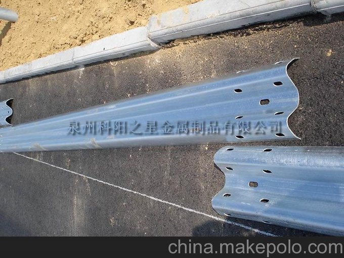 泉州高速公路防撞護(hù)欄板 立柱防阻塊配件齊全 專業(yè)安裝隊(duì)安裝圖片