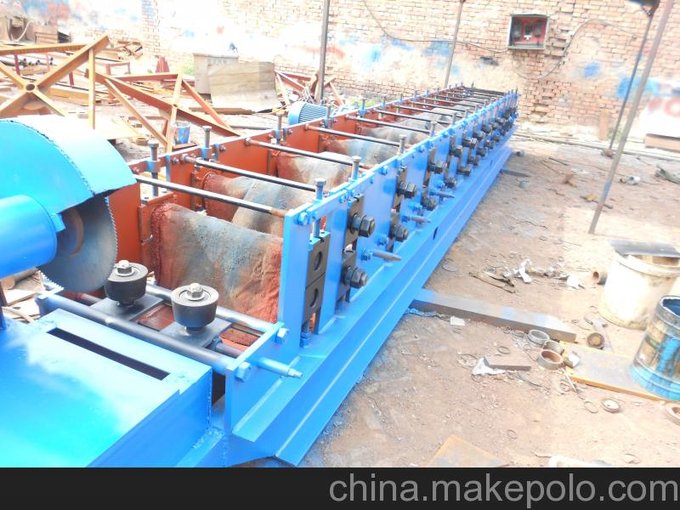 泰翔小c型鋼設(shè)備廠家c型鋼生產(chǎn)線c型鋼沖孔機(jī)圖片