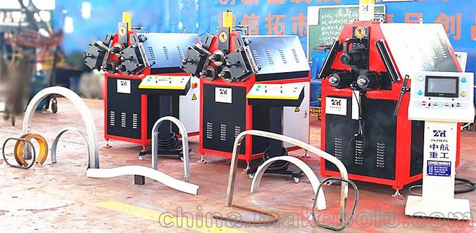 數控彎弧機、電動(dòng)客車(chē)鋁型材滾彎加工、型材彎曲機 _江蘇中航重工圖片