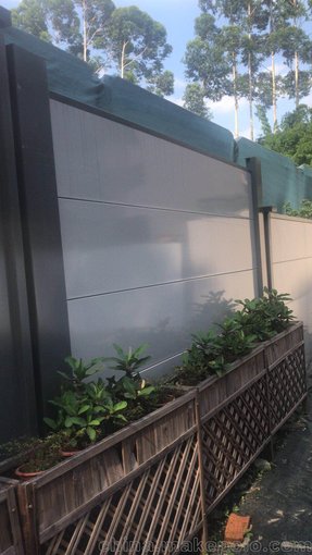 市政圍擋工程公路臨時封閉彩鋼夾心板 龍骨抗風(fēng)圍蔽包安裝圖片