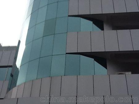 可信賴的幕墻玻璃維修釋建玻璃幕墻維護(hù)提供圖片