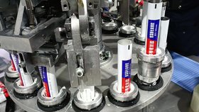 704電子絕緣膠電源白膠，電子電器粘接密封膠廠(chǎng)家生產(chǎn)批發(fā)