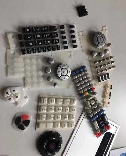 供應(yīng)鹽城硅膠導(dǎo)電按鍵遙控器按鍵廠家直銷圖片