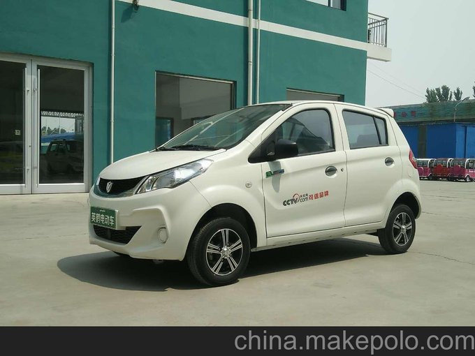 英鶴X6電動(dòng)四輪車(chē)整車(chē)仿汽車(chē)外觀(guān)造型魅力無(wú)限圖片