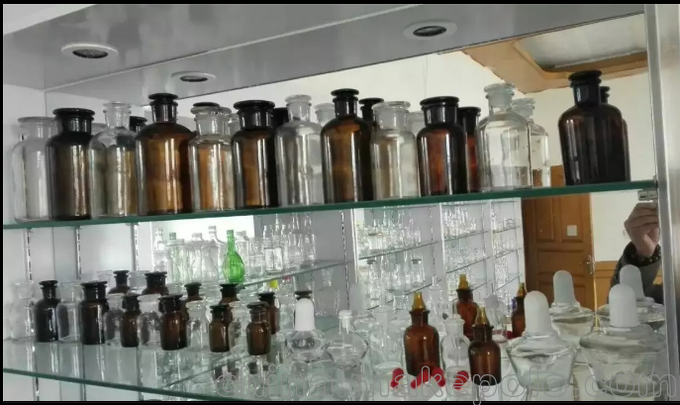 30毫升到1000毫升廣口試劑瓶顆粒儀器保存瓶玻璃儀器廠(chǎng)家圖片