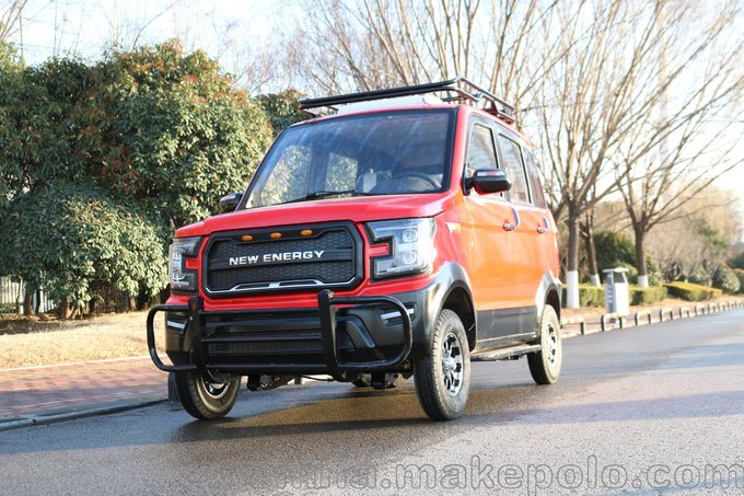 新能源電動(dòng)汽車(chē) 成人四輪車(chē)轎車(chē)圖片