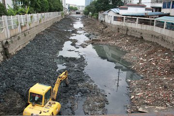 通州區(qū)附近高壓清洗管道，河道清淤，抽污水