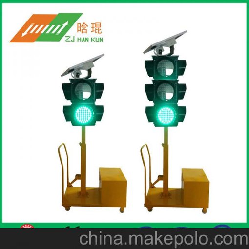 浙江杭州晗琨路口指示太陽(yáng)能箭頭紅綠燈升降式人行交通信號(hào)燈圖片