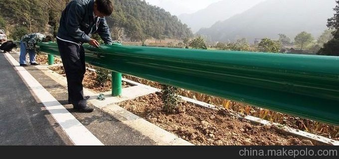 石柱鍍鋅護(hù)欄板批發(fā)圖片
