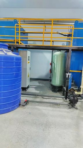 嘉興平湖鋁氧化廢水處理成套設(shè)備,PH自動化系統(tǒng)一體化污水處理圖片