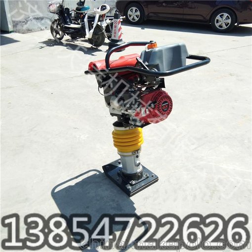 質(zhì)量好的震動小型夯實機(jī)，手扶平板夯全國包運圖片