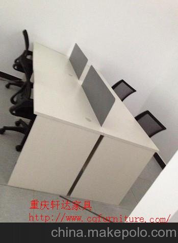 辦公班臺(tái)、辦公班椅、屏風(fēng)隔斷，文件柜，職員桌，沙發(fā)，會(huì)議桌圖片