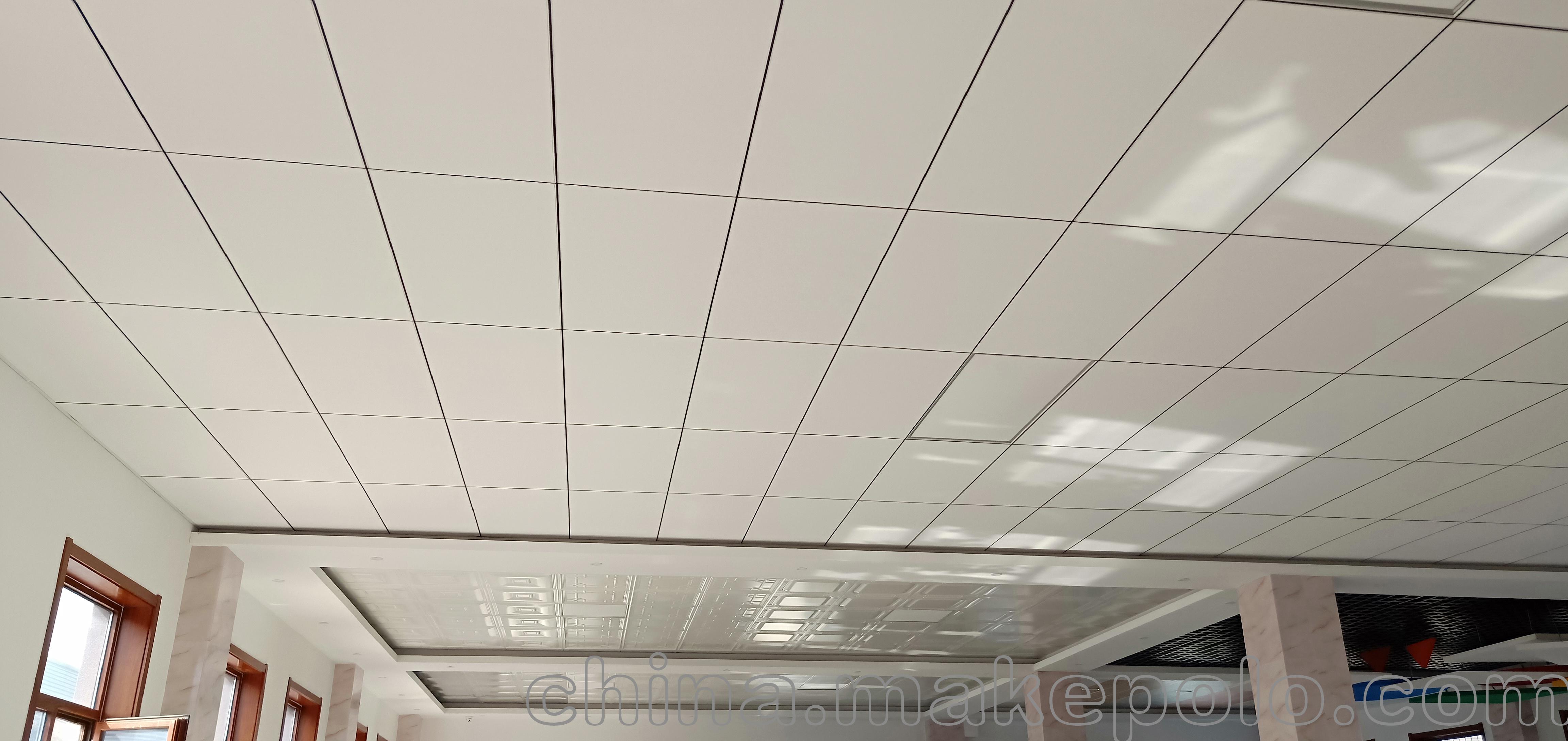 玻纤吸音天花板除了在吸音方面有优良的特点,在环保,保温,抑菌等各