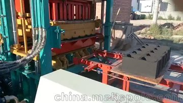 天津建丰全自动砖机生产空心砖视频，空心砖机生产流程视频