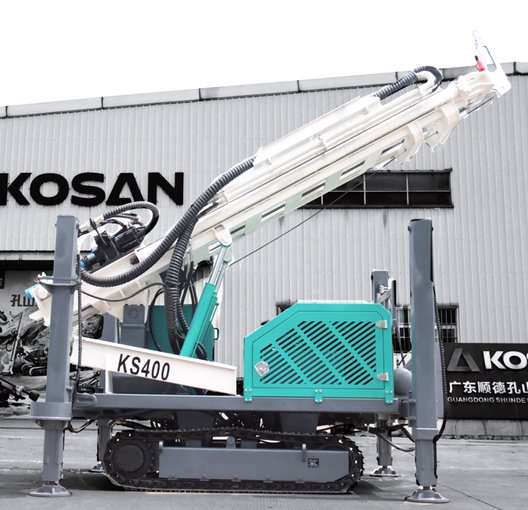 上?？咨終S400礦山開采設(shè)備履帶式多功能水井鉆機(jī)圖片