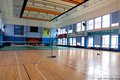 学校排球场馆LED灯汽排球场地不刺眼防眩150w吊装照明灯