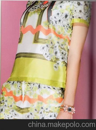 武定品牌折扣女裝加盟批發(fā)圖片