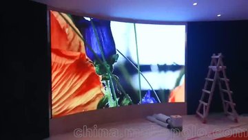深圳放大城大厦室内P1.875影音厅LED显示屏弧形大屏