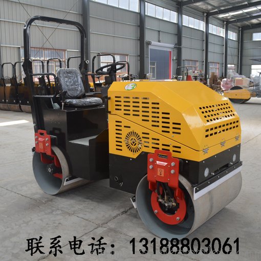 座駕式壓路機(jī) 小型手扶壓路機(jī) 大型地基夯實(shí)機(jī)圖片