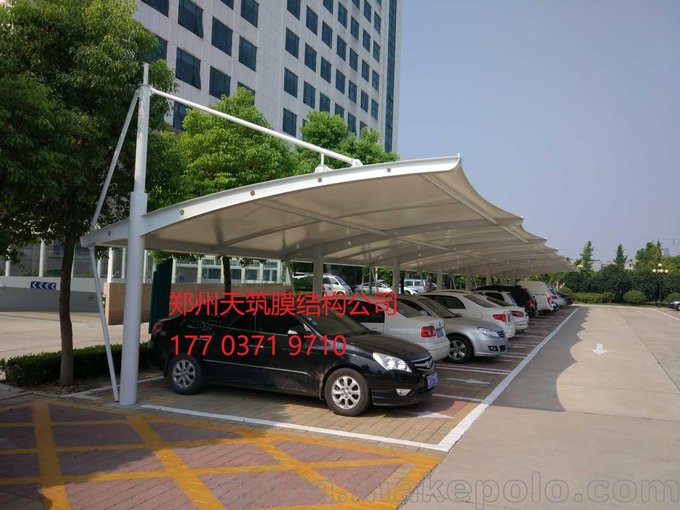 桂林市張拉膜結構汽車(chē)停車(chē)棚設計制作廠(chǎng)家圖片