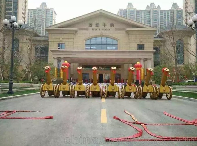 安陽愛時尚廣告承接：安陽噴繪設(shè)計版面設(shè)計制作圖片