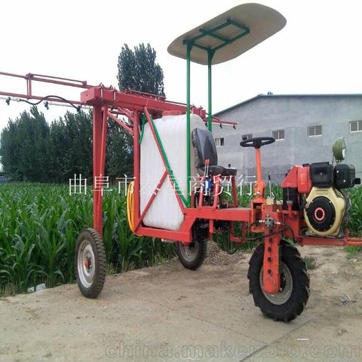 汽油自走式三輪車打藥機  玉米小麥噴藥機圖片