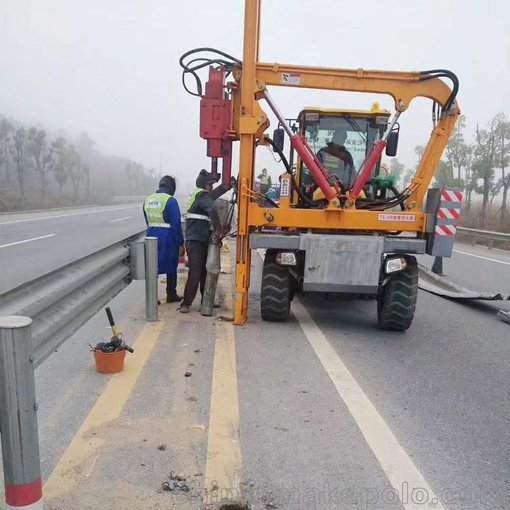 鏟車式護(hù)欄打樁鉆孔一體機(jī)生產(chǎn)廠家 鏟車式護(hù)欄打樁機(jī)價(jià)格圖片