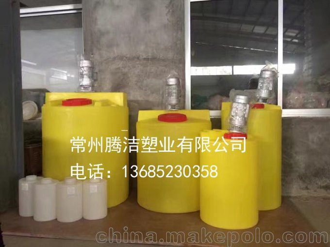 供應(yīng)南京300LPE加藥箱 農(nóng)藥攪拌桶 塑料滾塑容器化工攪拌罐圖片