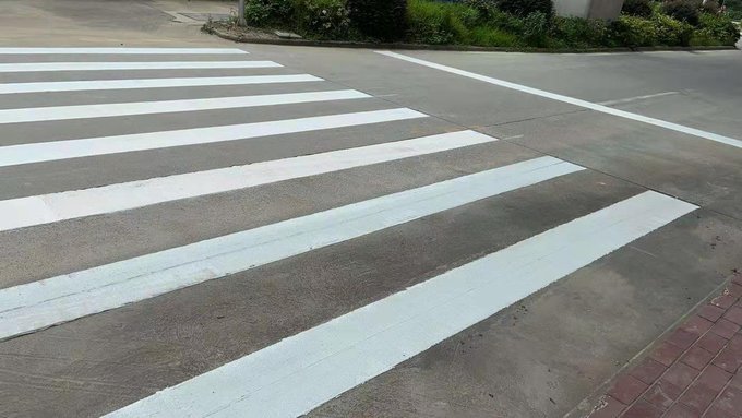 中山小區(qū)停車場劃線承包  中山遠(yuǎn)望交通工程標(biāo)線劃線廠家圖片