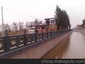 供应天津扇形河堤护栏模具 河堤护栏水泥产品    河道护栏