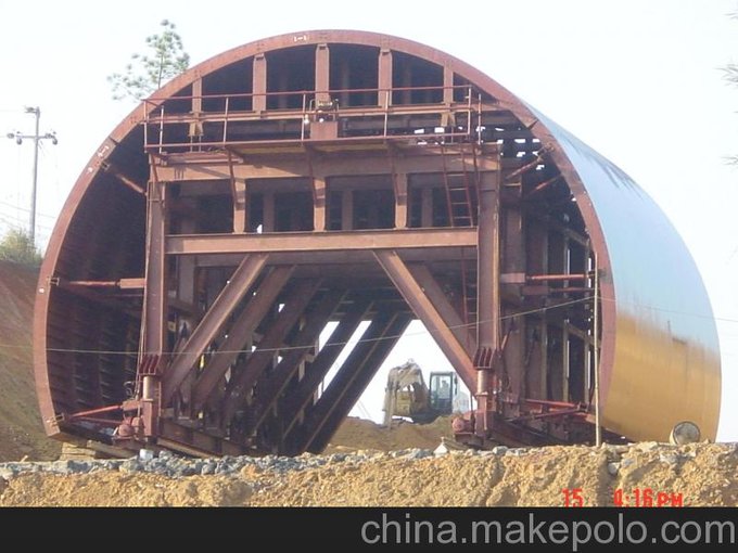 隧道臺(tái)車(chē)鋼模板河南模板廠圖片