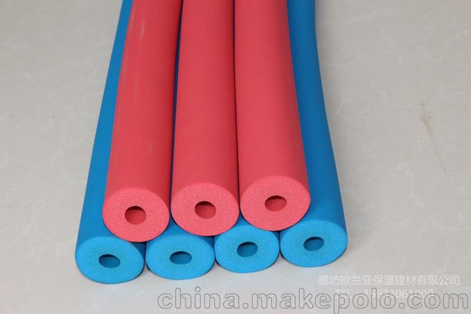 專業(yè)生產(chǎn) 紅藍(lán)橡塑保溫管 中央空調(diào)專用彩色保溫管圖片
