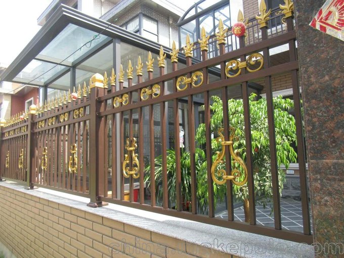 大連PVC護(hù)欄 大連鋅鋼護(hù)欄 鋁合金護(hù)欄廠家圖片