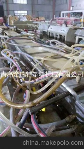 供應(yīng)生態(tài)竹木纖維板設(shè)備價格 PVC集成吊頂板生產(chǎn)線圖片