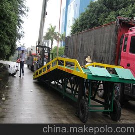 供应移动式装卸登车桥、集装箱装卸平台生产商