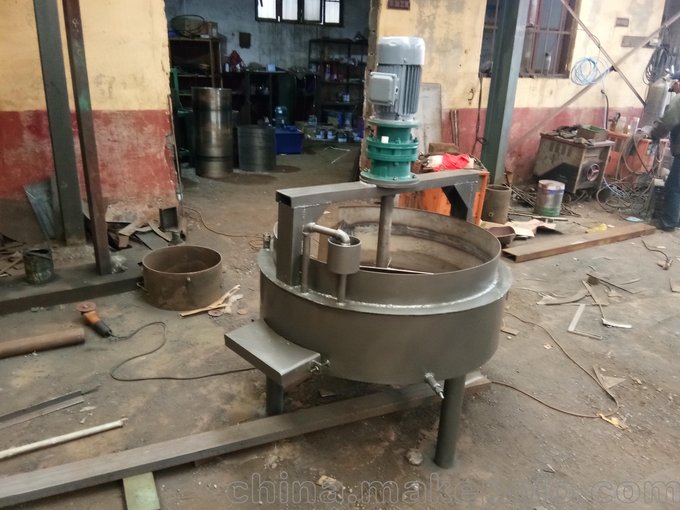 石家莊立式液壓榨油機(jī)；花生大豆菜籽榨油機(jī)圖片