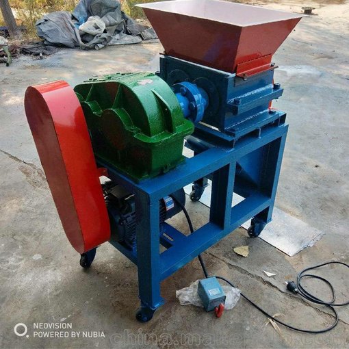 廢品撕碎機 鋼板撕碎機 定做多種規格廢品鋼板鋼筋破碎機圖片